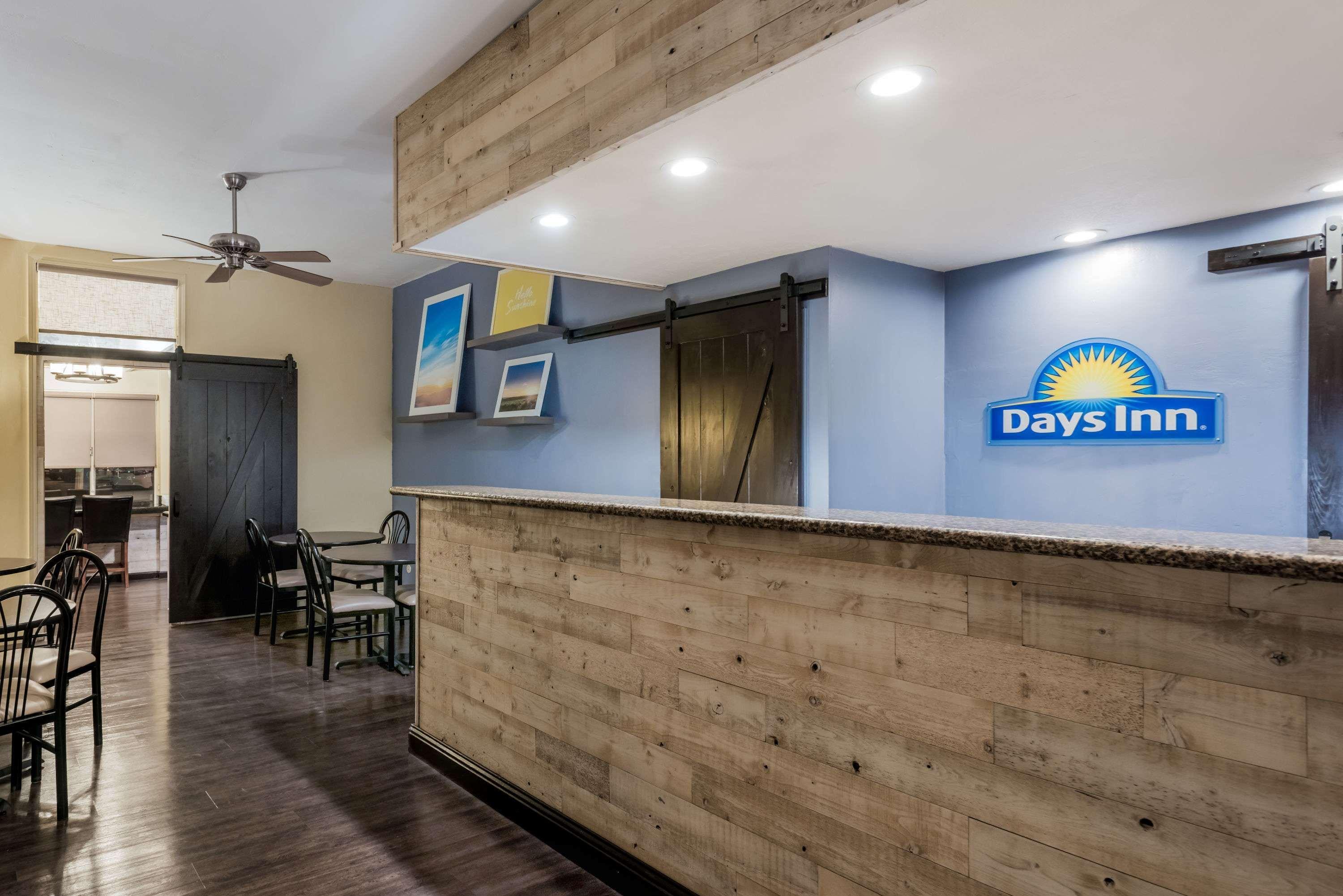 Days Inn & Suites By Wyndham Lodi Exteriér fotografie