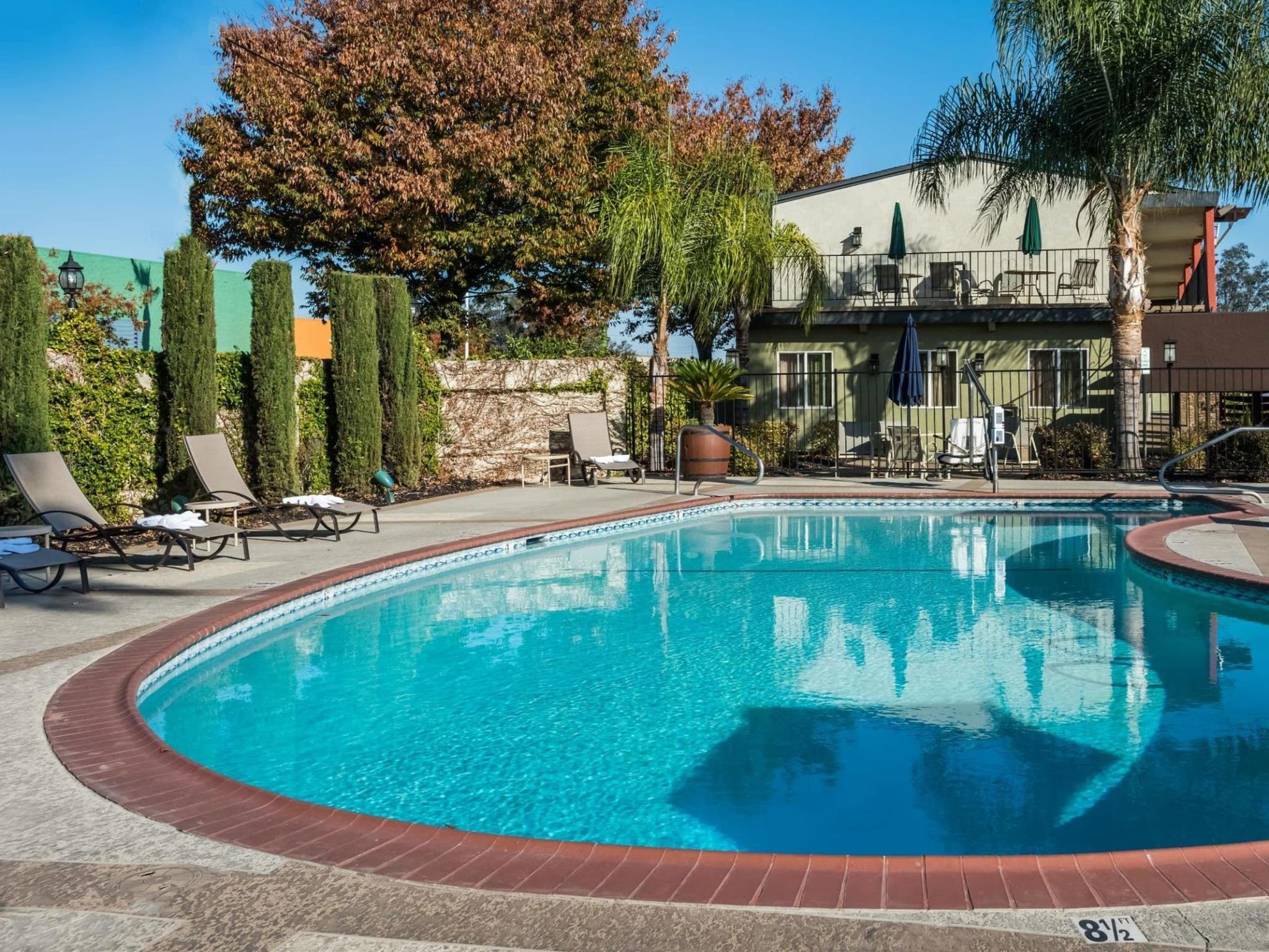 Days Inn & Suites By Wyndham Lodi Exteriér fotografie