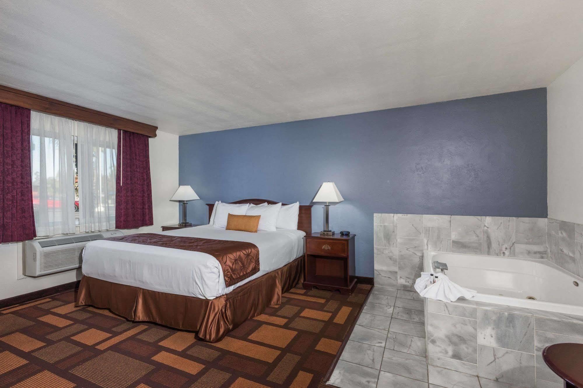 Days Inn & Suites By Wyndham Lodi Exteriér fotografie